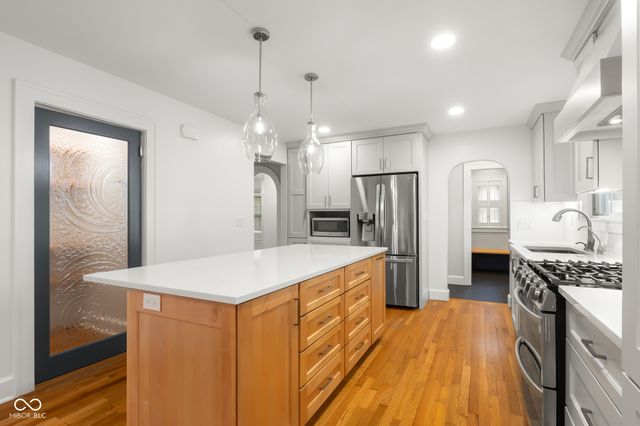 2316 Lafayette Avenue, Columbus, IN 47201
