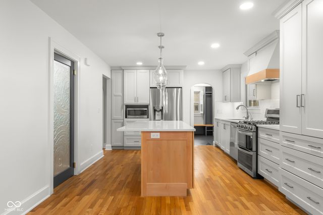 2316 Lafayette Avenue, Columbus, IN 47201