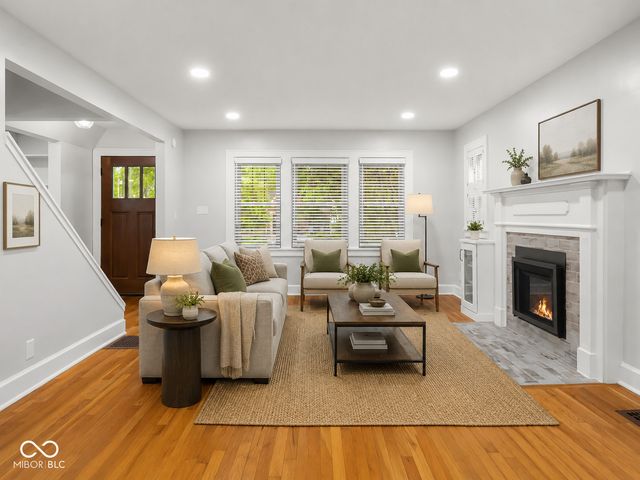 2316 Lafayette Avenue, Columbus, IN 47201