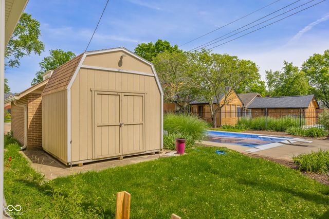 2316 Lafayette Avenue, Columbus, IN 47201