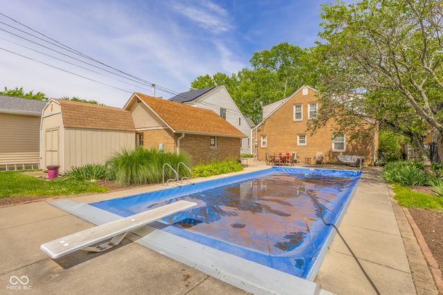 2316 Lafayette Avenue, Columbus, IN 47201