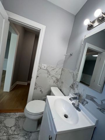 4427 N Seeley Avenue 311, Chicago, IL 60625