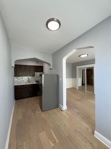 4427 N Seeley Avenue 311, Chicago, IL 60625