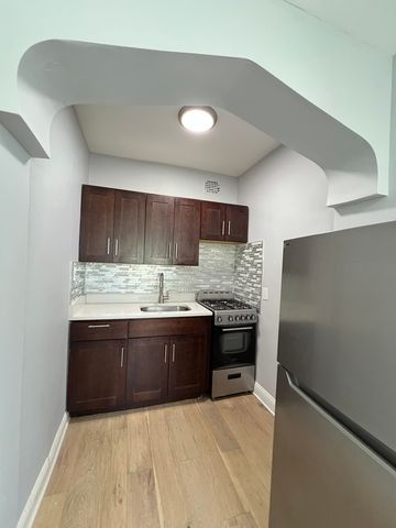 4427 N Seeley Avenue 311, Chicago, IL 60625
