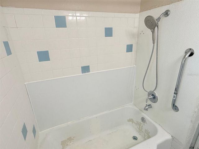 2835 DR MARTIN LUTHER KING JR STREET S, St Petersburg, FL 33705