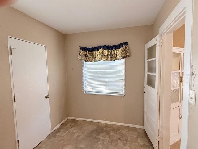 2835 DR MARTIN LUTHER KING JR STREET S, St Petersburg, FL 33705