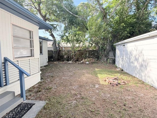 2835 DR MARTIN LUTHER KING JR STREET S, St Petersburg, FL 33705