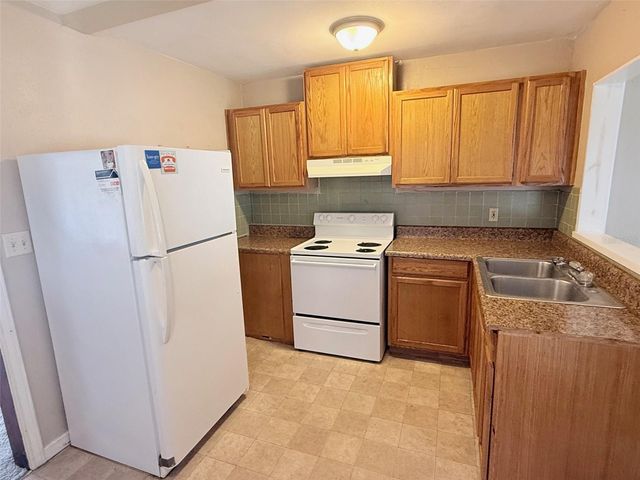 2835 DR MARTIN LUTHER KING JR STREET S, St Petersburg, FL 33705