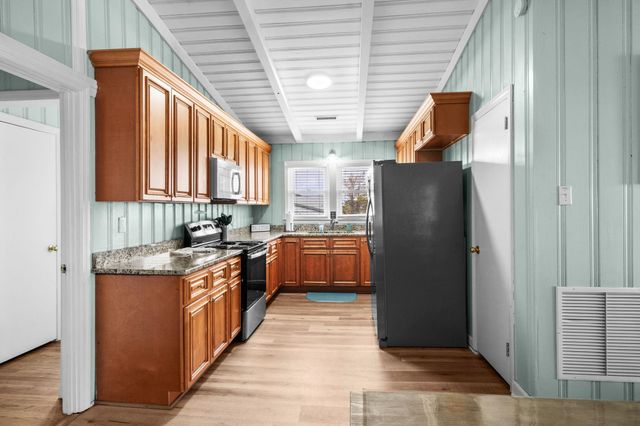 212 56th Ave. N, North Myrtle Beach, SC 29582