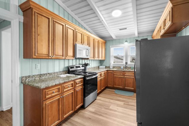 212 56th Ave. N, North Myrtle Beach, SC 29582