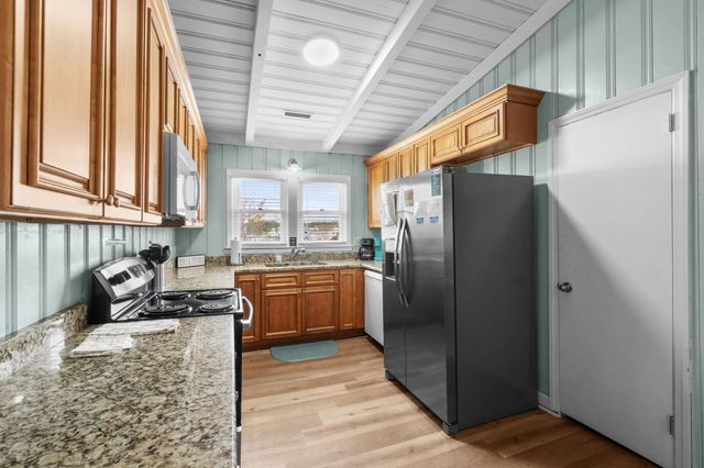 212 56th Ave. N, North Myrtle Beach, SC 29582