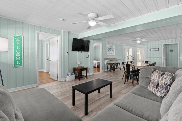 212 56th Ave. N, North Myrtle Beach, SC 29582