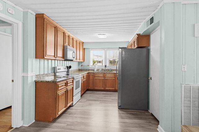212 56th Ave. N, North Myrtle Beach, SC 29582