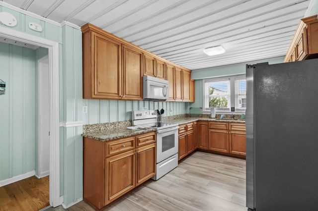212 56th Ave. N, North Myrtle Beach, SC 29582