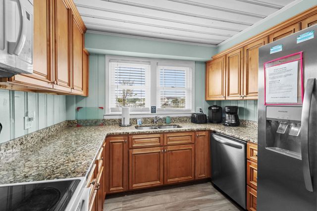 212 56th Ave. N, North Myrtle Beach, SC 29582