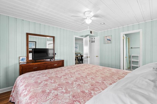 212 56th Ave. N, North Myrtle Beach, SC 29582