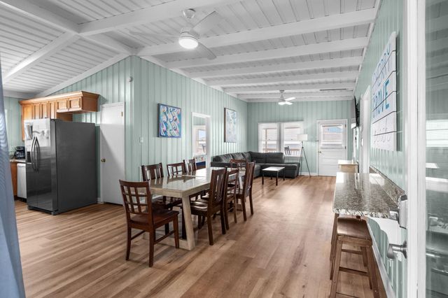212 56th Ave. N, North Myrtle Beach, SC 29582