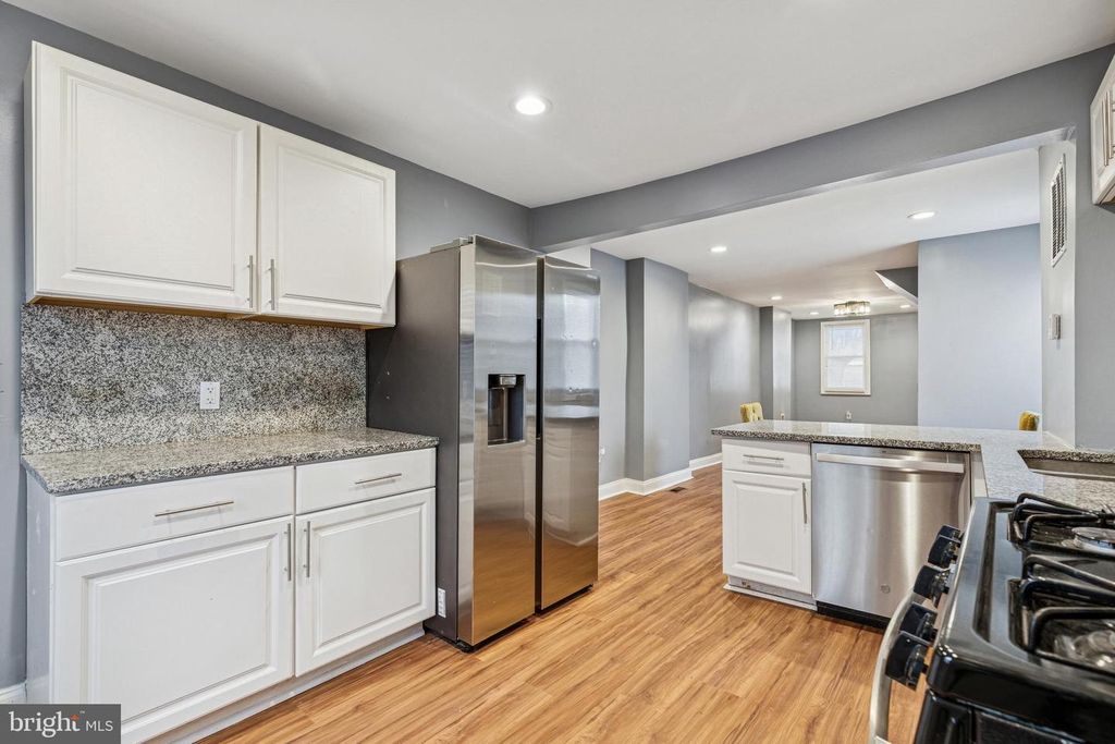 Image 10 of property listing at 4406 SAINT GEORGES AVE, Baltimore, MD 21212