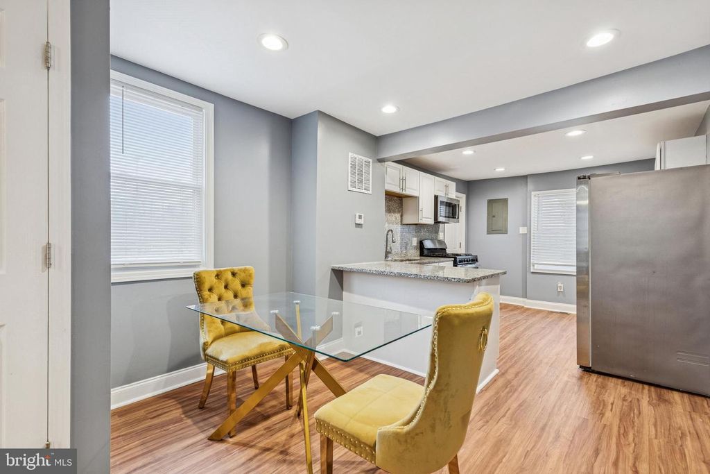 Image 12 of property listing at 4406 SAINT GEORGES AVE, Baltimore, MD 21212