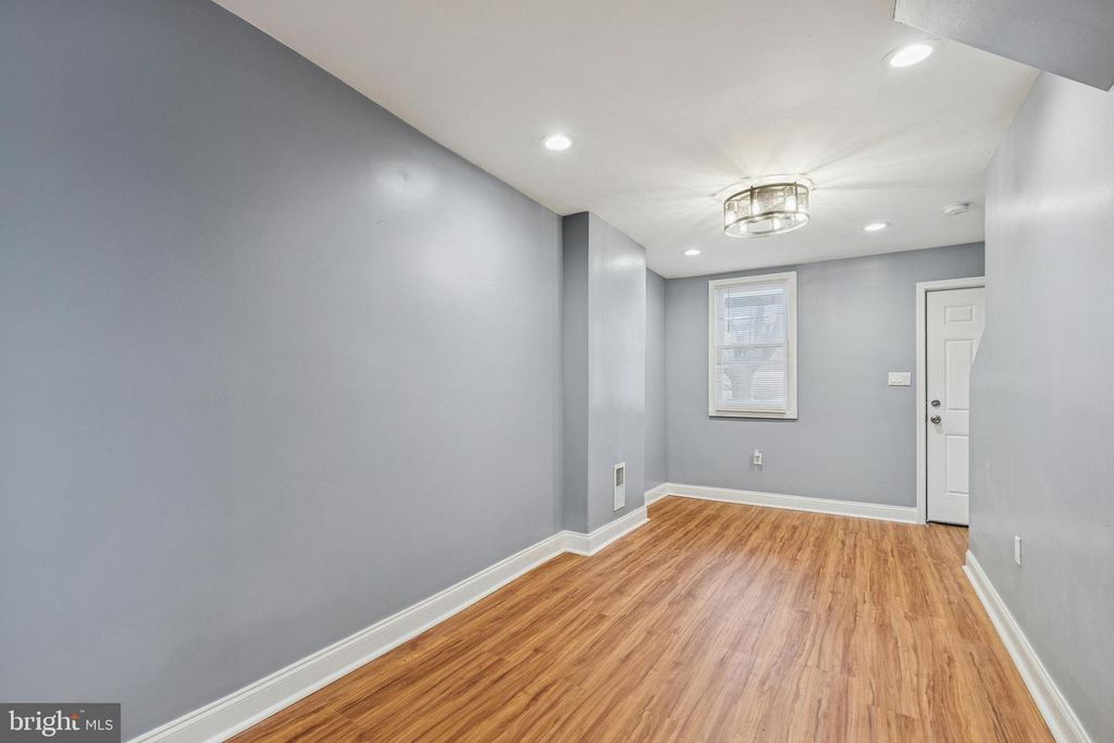 Image 14 of property listing at 4406 SAINT GEORGES AVE, Baltimore, MD 21212