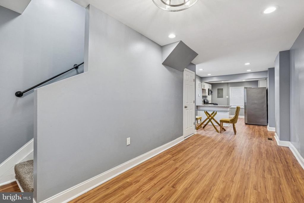 Image 16 of property listing at 4406 SAINT GEORGES AVE, Baltimore, MD 21212