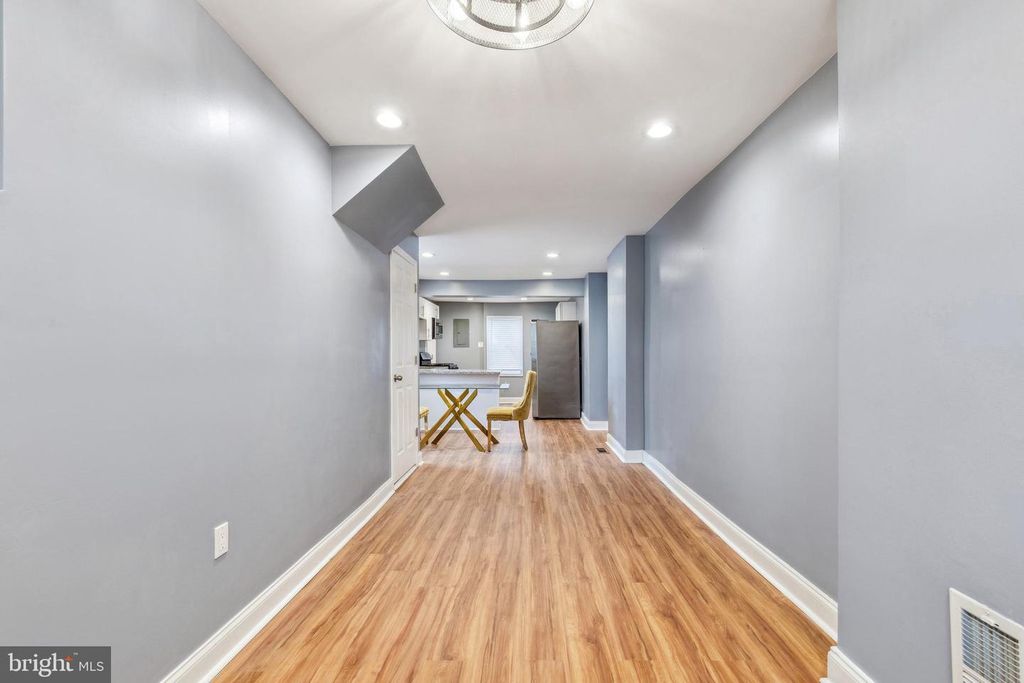 Image 18 of property listing at 4406 SAINT GEORGES AVE, Baltimore, MD 21212