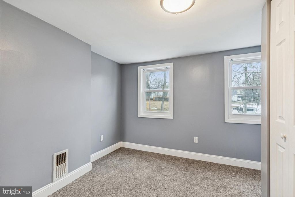 Image 21 of property listing at 4406 SAINT GEORGES AVE, Baltimore, MD 21212
