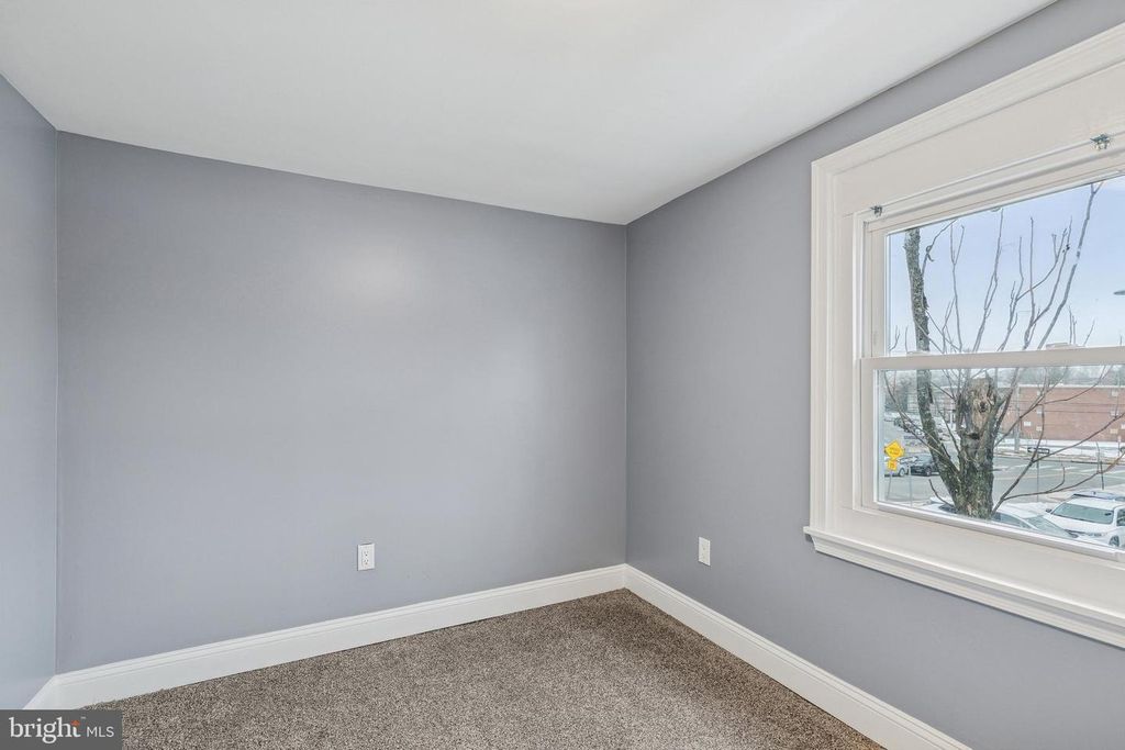 Image 27 of property listing at 4406 SAINT GEORGES AVE, Baltimore, MD 21212