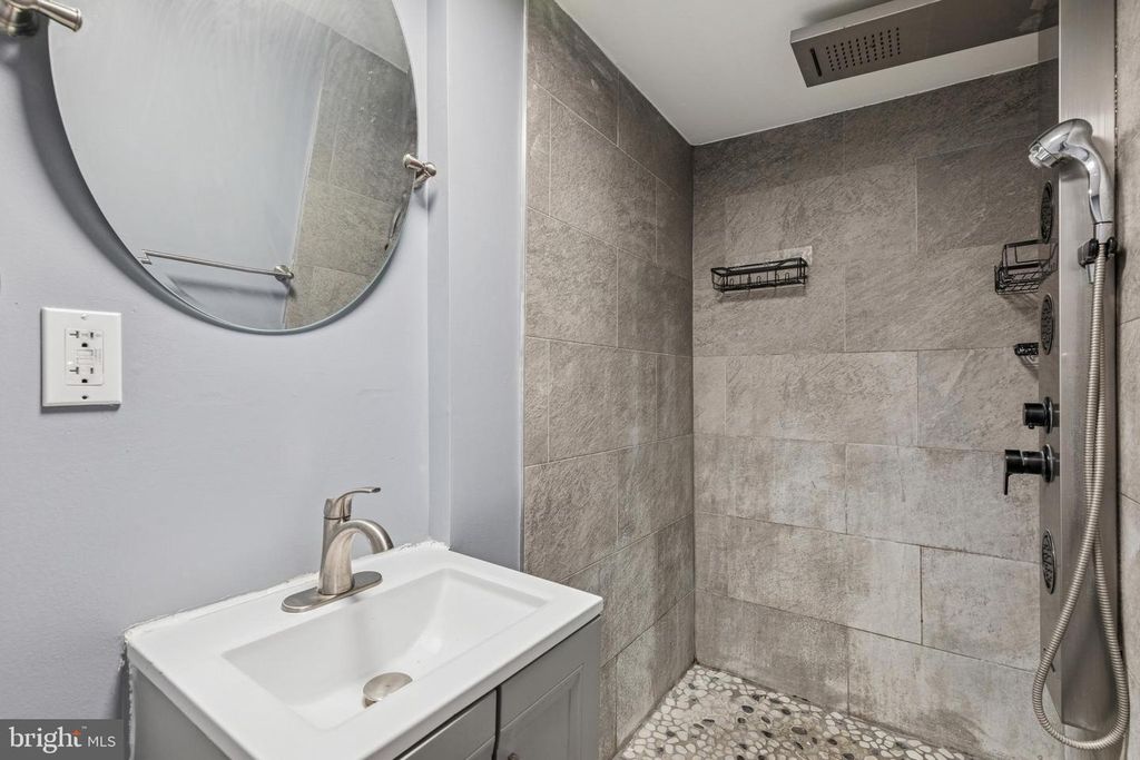 Image 29 of property listing at 4406 SAINT GEORGES AVE, Baltimore, MD 21212