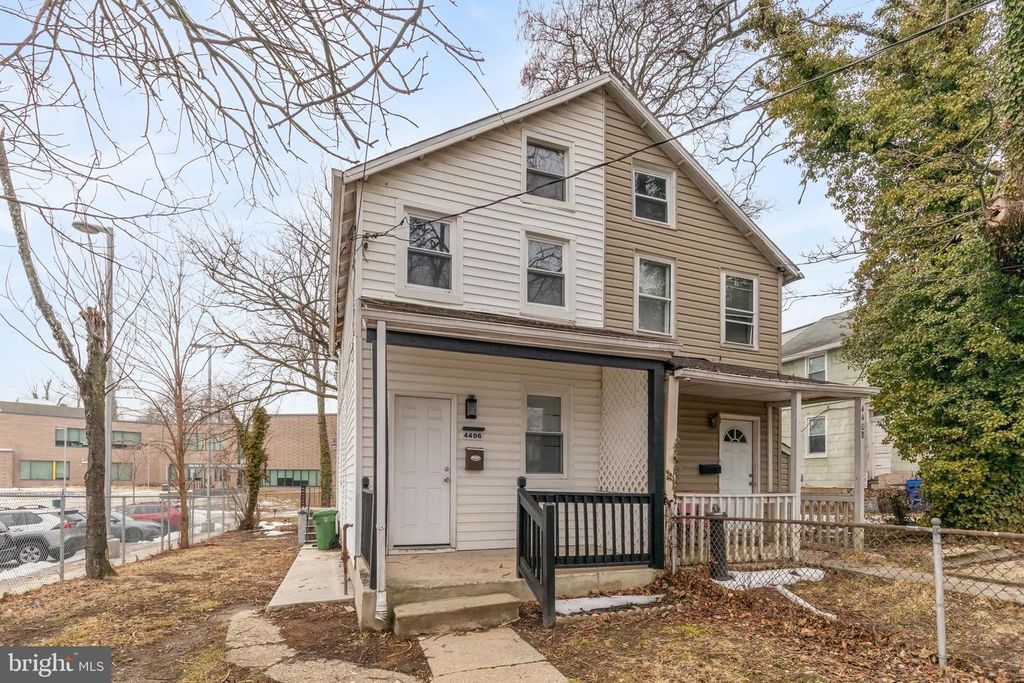 Image 4 of property listing at 4406 SAINT GEORGES AVE, Baltimore, MD 21212