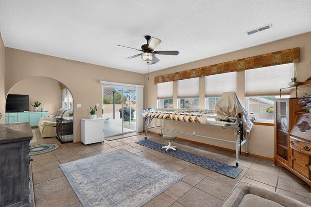 2441 Manzano Loop NE, Rio Rancho, NM 87144