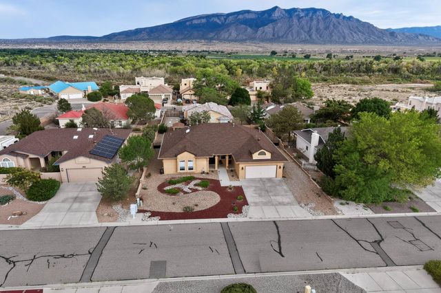 2441 Manzano Loop NE, Rio Rancho, NM 87144