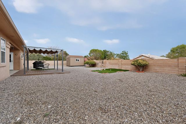 2441 Manzano Loop NE, Rio Rancho, NM 87144