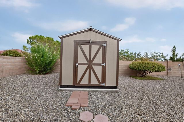 2441 Manzano Loop NE, Rio Rancho, NM 87144
