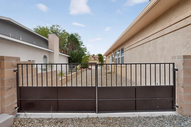2441 Manzano Loop NE, Rio Rancho, NM 87144