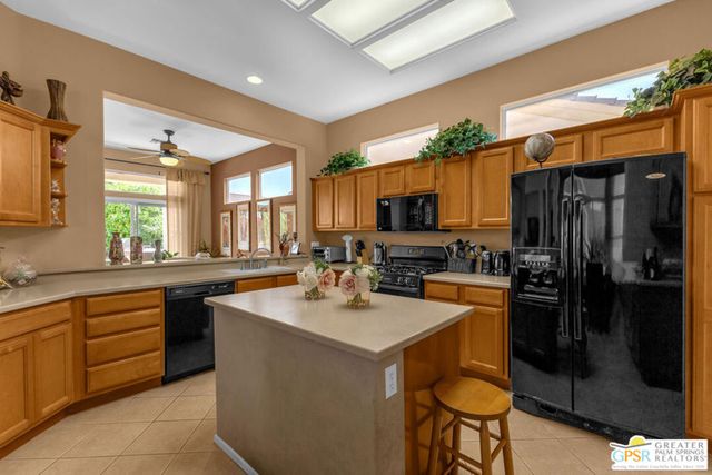 78164 Brookhaven Lane, Palm Desert, CA 92211