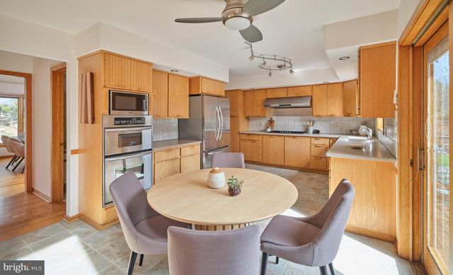 3054 COMFORT RD, New Hope, PA 18938