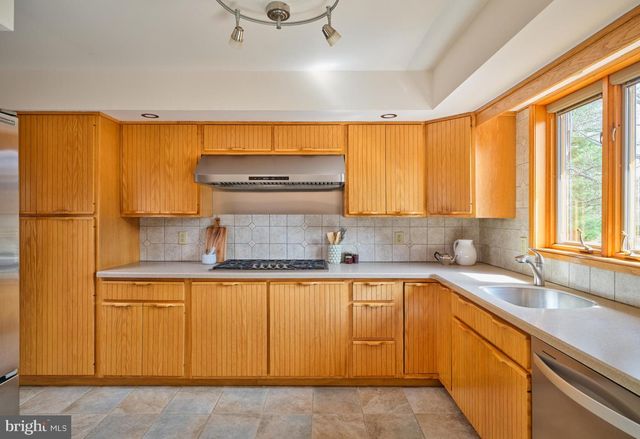 3054 COMFORT RD, New Hope, PA 18938