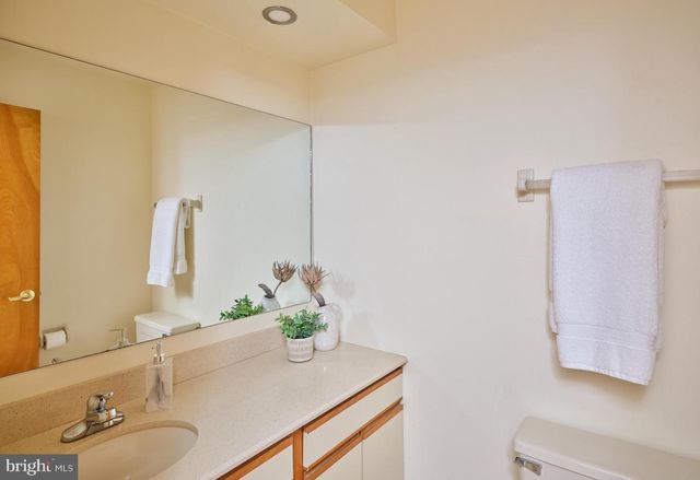 3054 COMFORT RD, New Hope, PA 18938