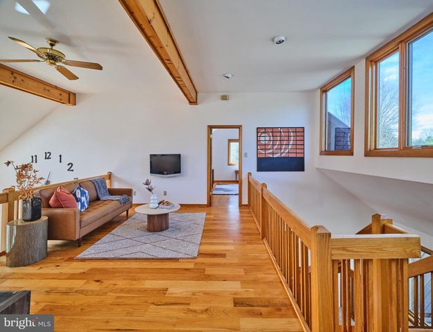 3054 COMFORT RD, New Hope, PA 18938