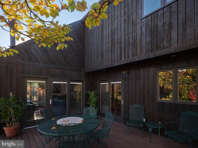 3054 COMFORT RD, New Hope, PA 18938