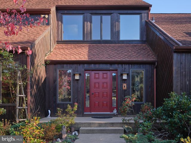 3054 COMFORT RD, New Hope, PA 18938