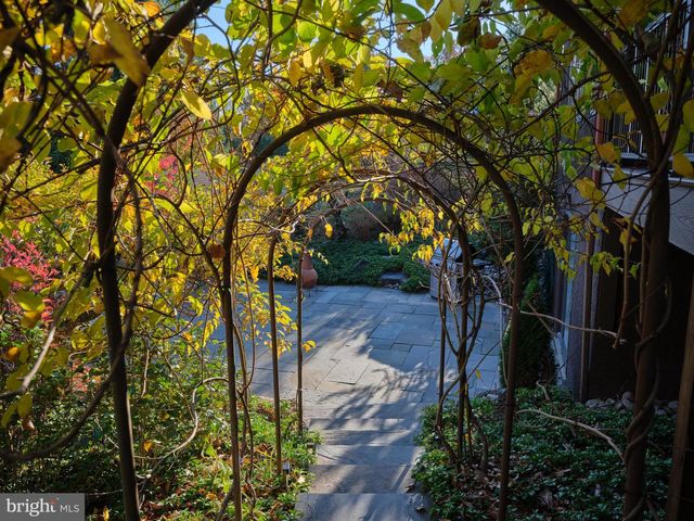 3054 COMFORT RD, New Hope, PA 18938