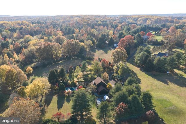 3054 COMFORT RD, New Hope, PA 18938