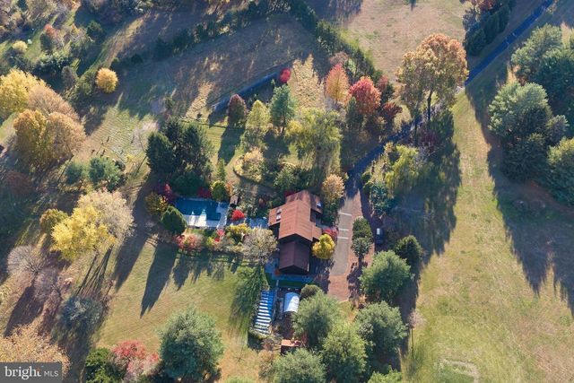 3054 COMFORT RD, New Hope, PA 18938