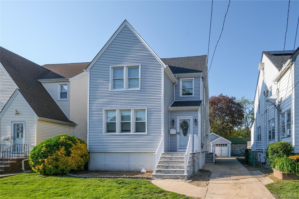 119 Munro Boulevard, Valley Stream, NY 11581