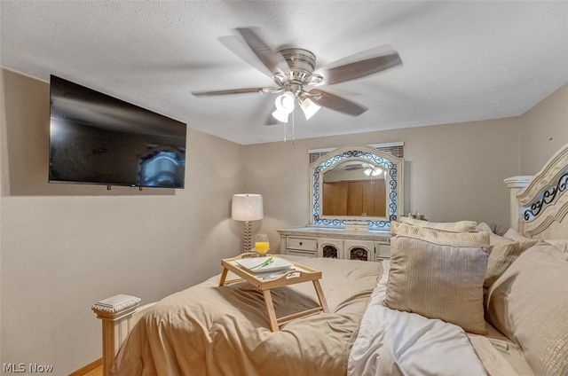 26 Brune Drive, Bedford, OH 44146