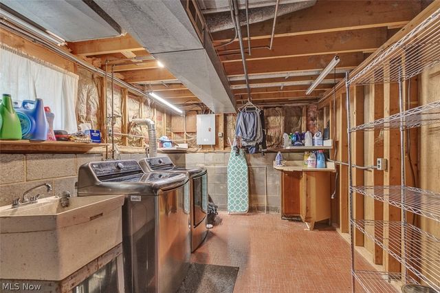 26 Brune Drive, Bedford, OH 44146