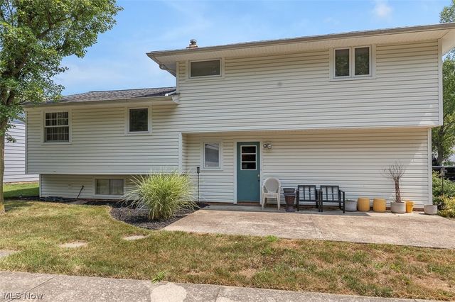26 Brune Drive, Bedford, OH 44146