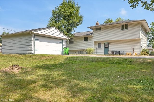 26 Brune Drive, Bedford, OH 44146